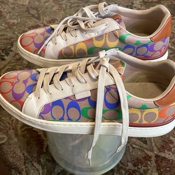 Ladies Coach Rainbow Pride Collection size 9.5 low top leather sneaker used - Picture 2 of 4